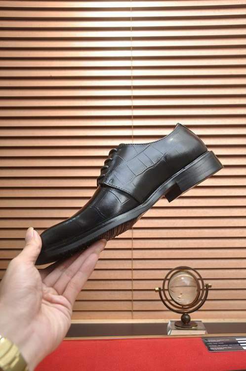 Picture of Louis Vuitton Shoes _SKULVsz38-45mnf061414365